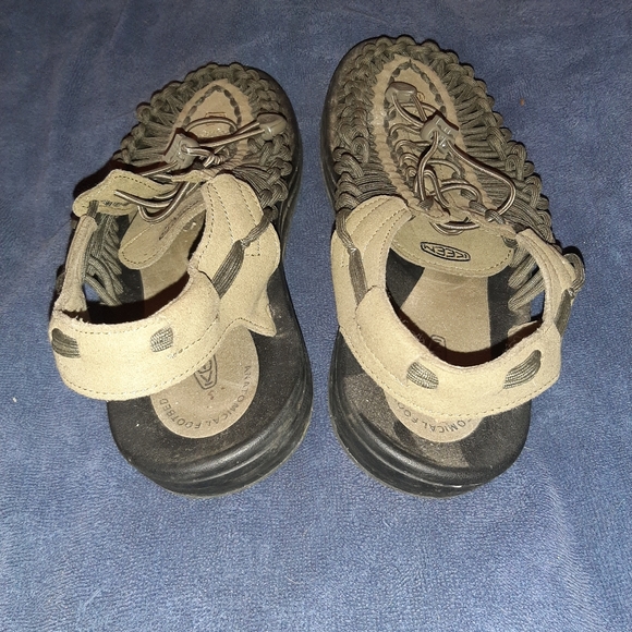 Beach shoes - Picture 1 of 2